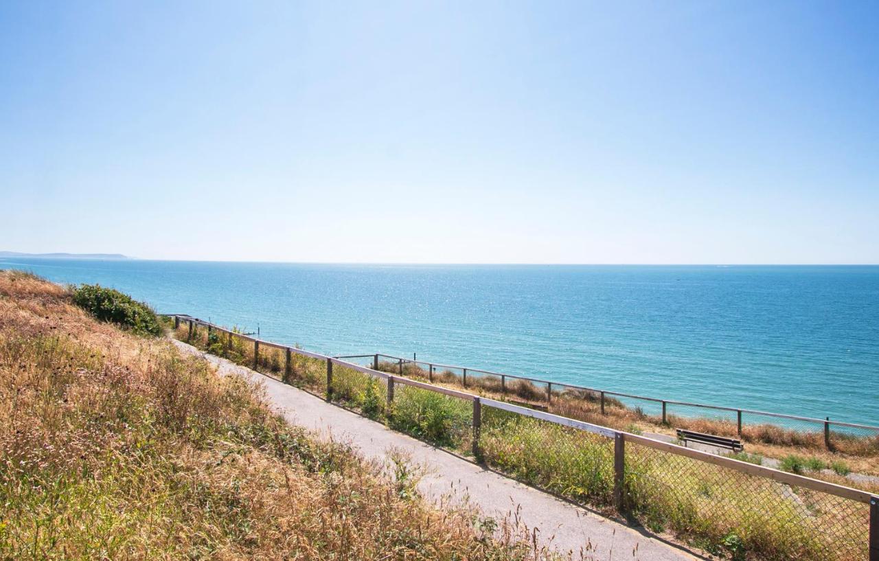 The Annex - Unparalleled Beach Front Luxury Accommodation - Private South West Facing Patio Area - Pet Friendly - Sky - Netflix - Super Fast Wi-Fi - Stones Throw To The Beach Bournemouth Kültér fotó