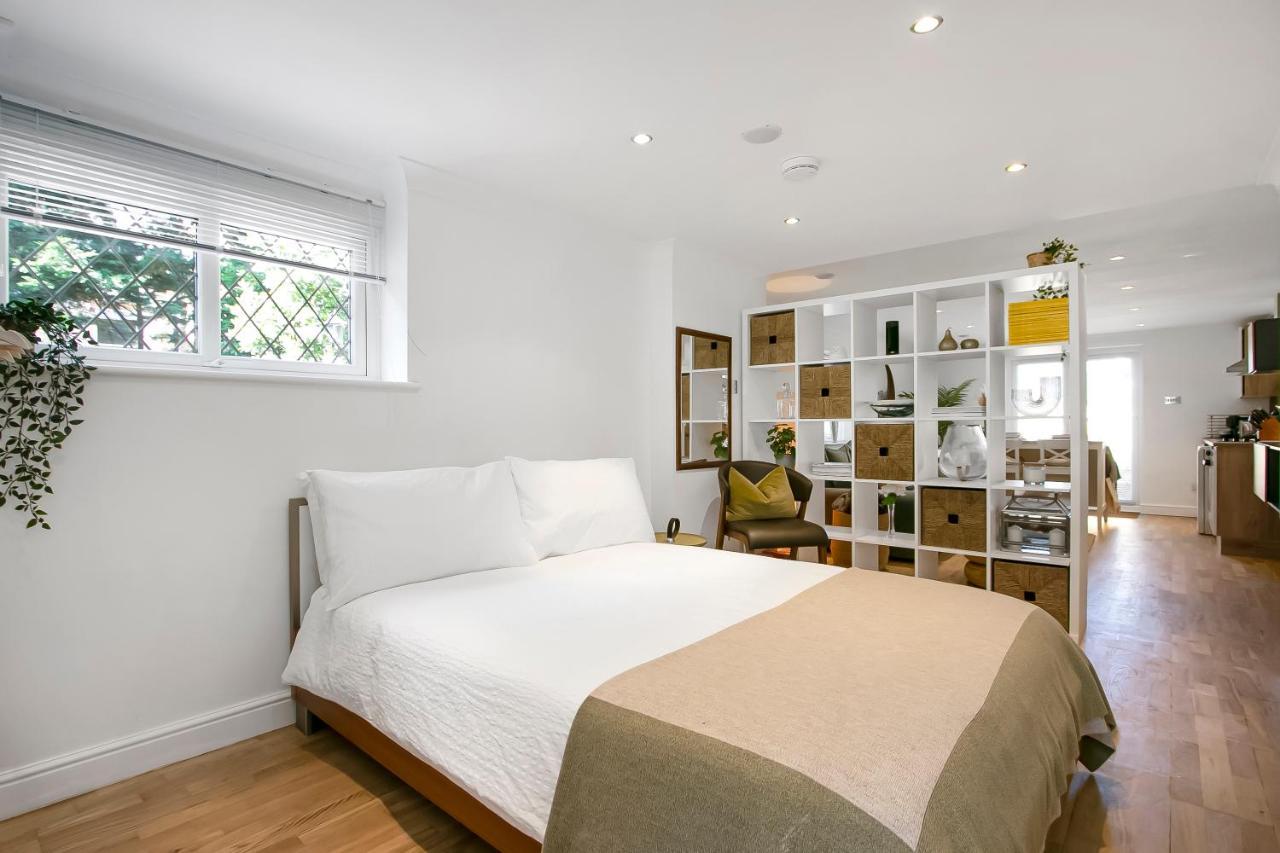 The Annex - Unparalleled Beach Front Luxury Accommodation - Private South West Facing Patio Area - Pet Friendly - Sky - Netflix - Super Fast Wi-Fi - Stones Throw To The Beach Bournemouth Kültér fotó