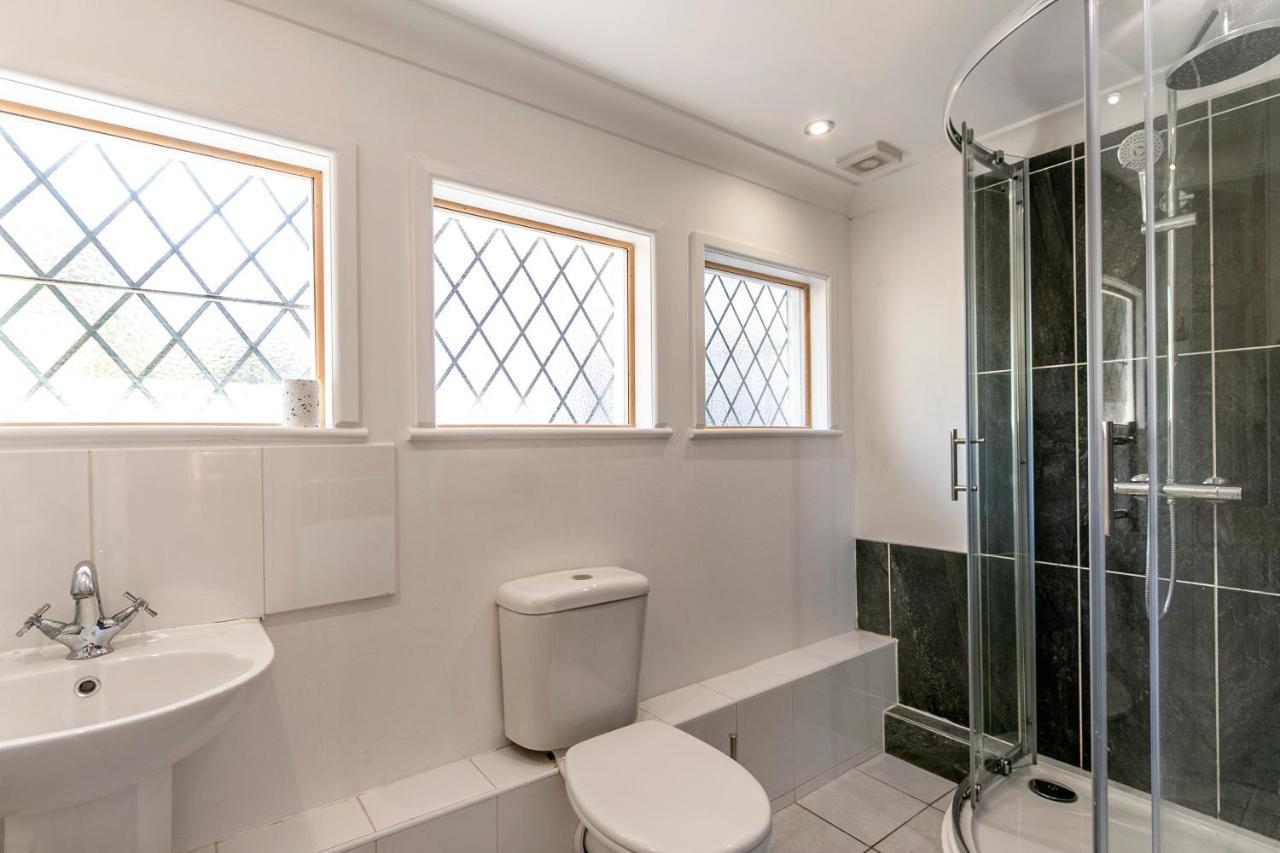 The Annex - Unparalleled Beach Front Luxury Accommodation - Private South West Facing Patio Area - Pet Friendly - Sky - Netflix - Super Fast Wi-Fi - Stones Throw To The Beach Bournemouth Kültér fotó